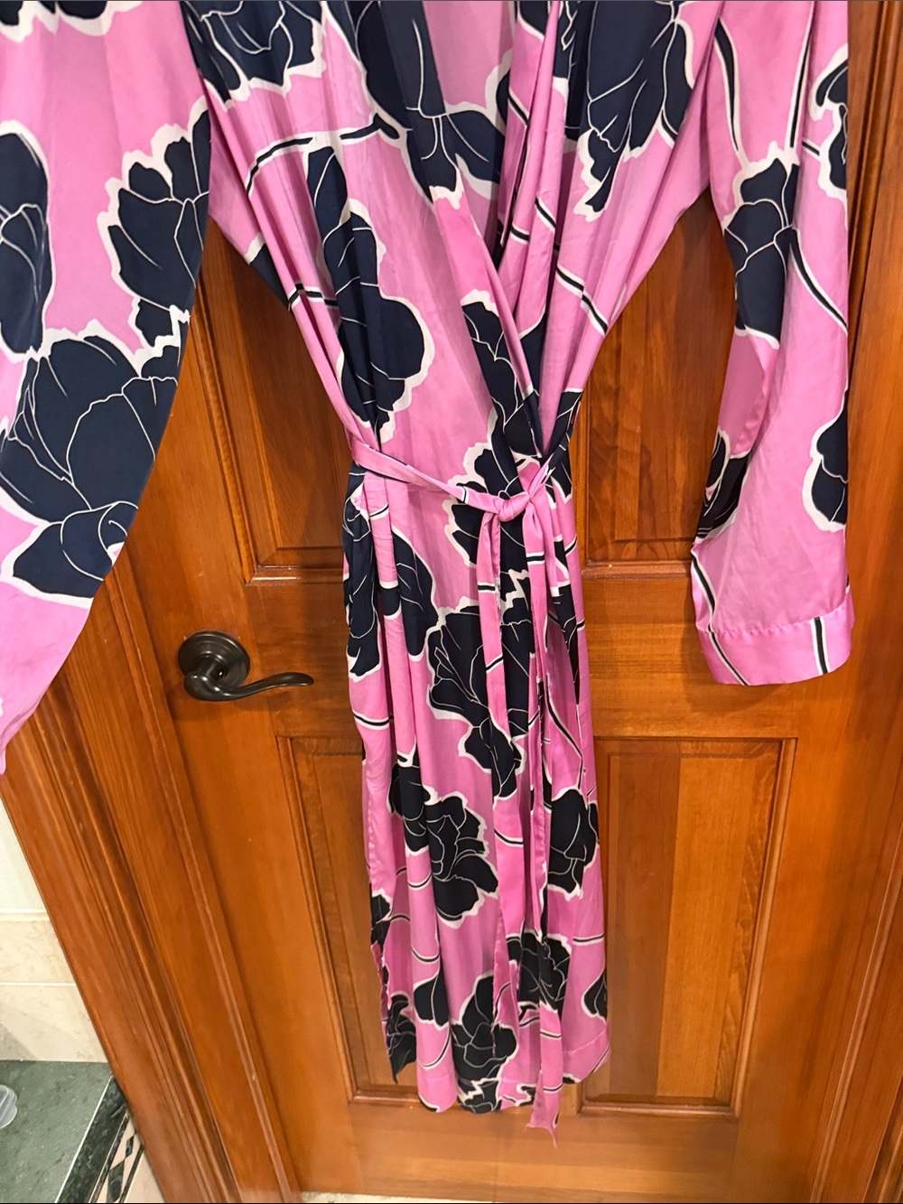 stars above Pink & Black Floral Satin Robe - Picture 5 of 6